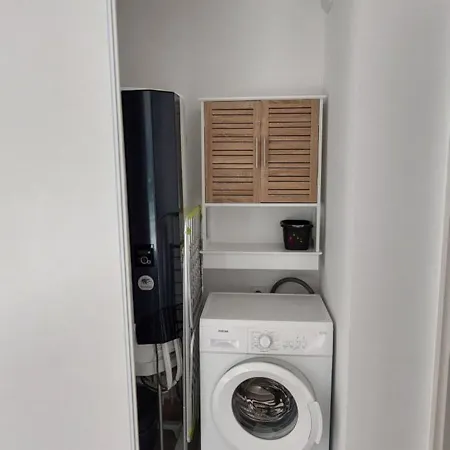 A Caseta Proche De La Apartment *